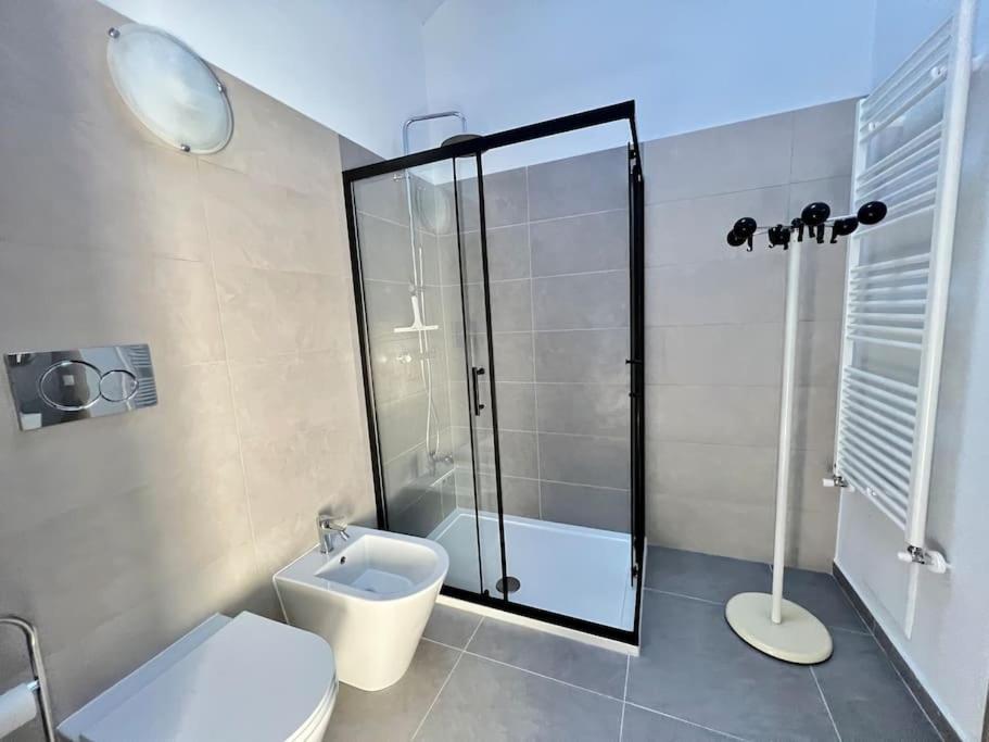 카살레몬페라토 Prestigioso Attico A Passo Duomo By Revenue House 아파트 외부 사진